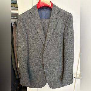 Suitsupply Sienna Grey Nailhead Flannel Suit (Gently Used) 38R